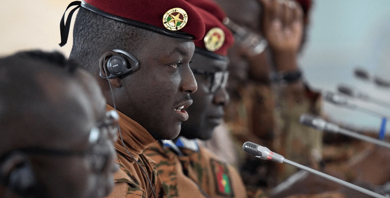 Burkina Faso : Gel des avoirs pour plus de 100 personnes, dont l’ex-président Damiba, pour “financement du terrorisme” 1 ibrahima traore burkina - Senenews - Actualité au Sénégal, Politique, Économie, Sport